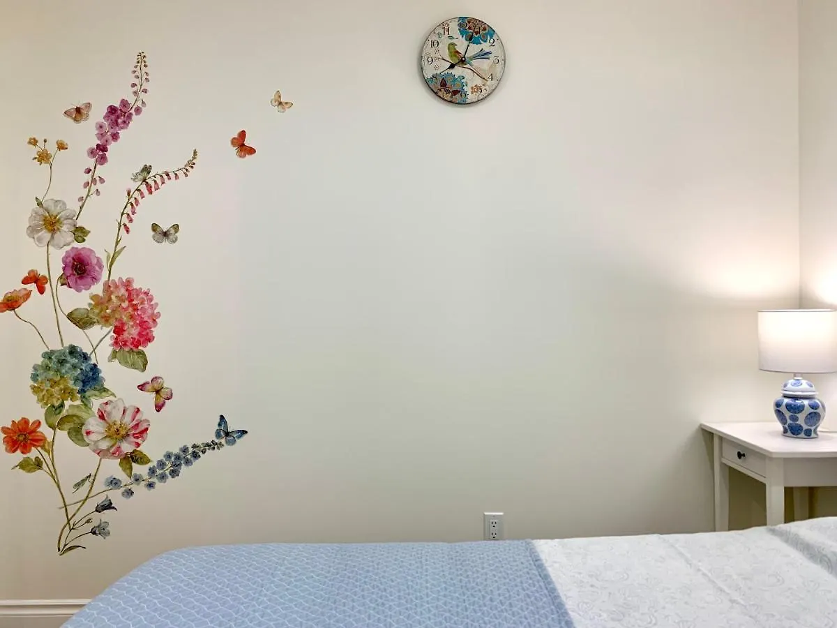 3Beds 2Ba Cherry Blossom Suite - Free Parking - Central Oakridge Neighbourhood Vancouver
