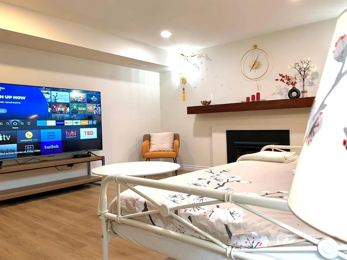 3Beds 2Ba Cherry Blossom Suite - Free Parking - Central Oakridge Neighbourhood Vancouver 0*,  Canada