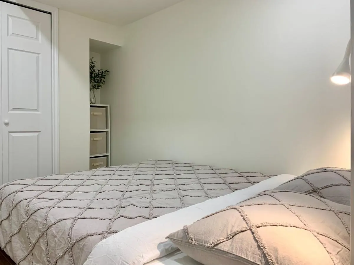 3Beds 2Ba Cherry Blossom Suite - Free Parking - Central Oakridge Neighbourhood Vancouver