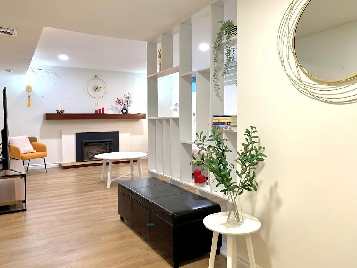 Guest house 3Beds 2Ba Cherry Blossom Suite - Free Parking - Central Oakridge Neighbourhood Vancouver