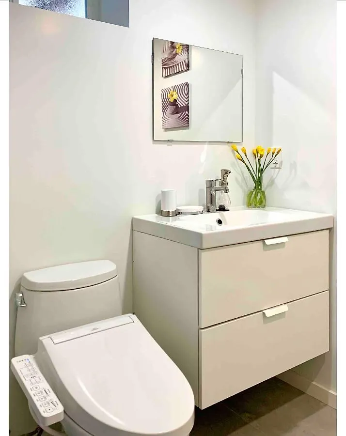 3Beds 2Ba Cherry Blossom Suite - Free Parking - Central Oakridge Neighbourhood Vancouver Konukevi