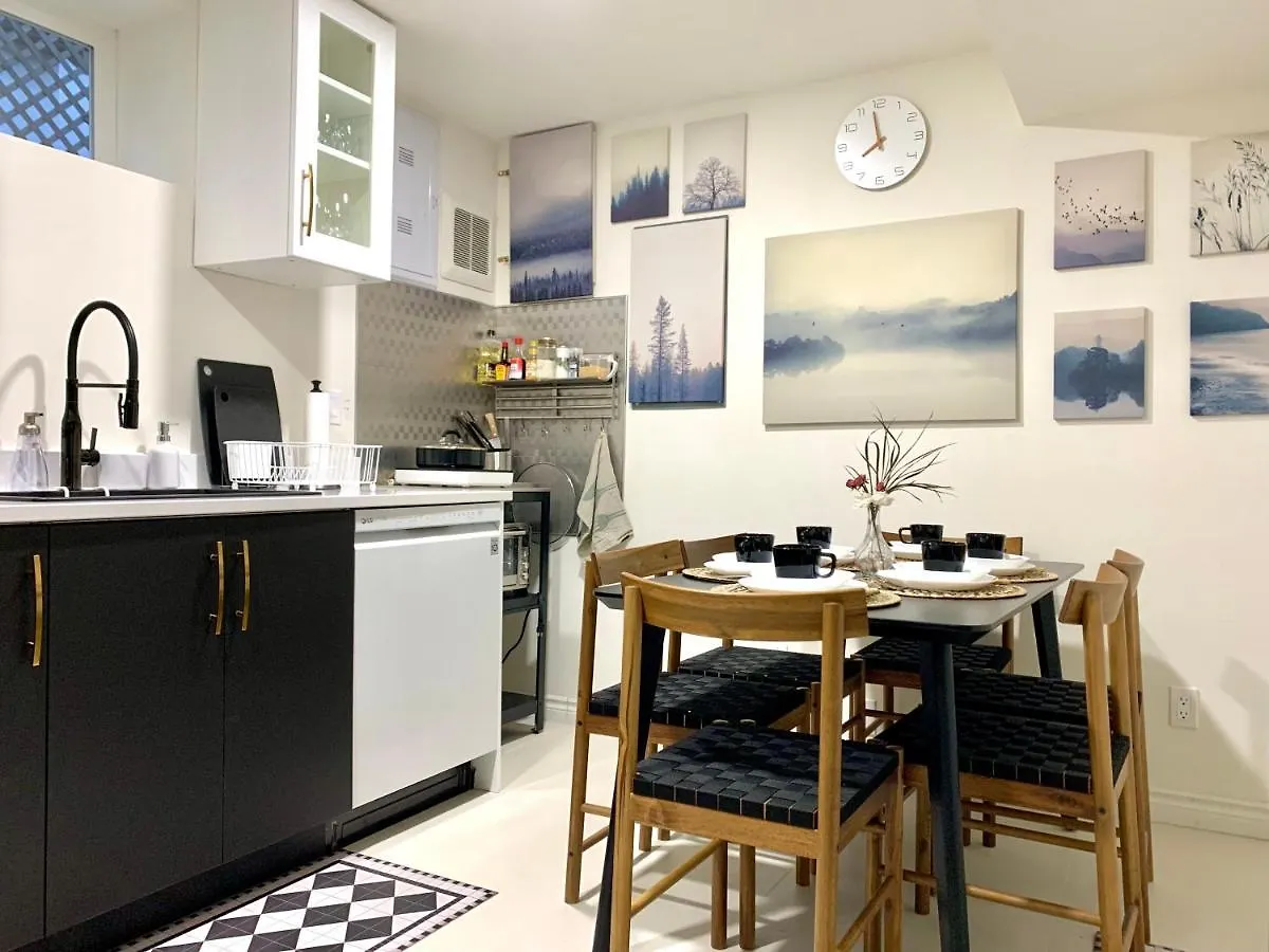 3Beds 2Ba Cherry Blossom Suite - Free Parking - Central Oakridge Neighbourhood Vancouver 0*,